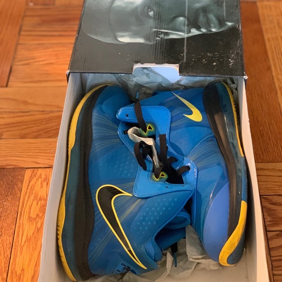 Nike Lebron 8 V/2 Entourage - Picture 5 of 5